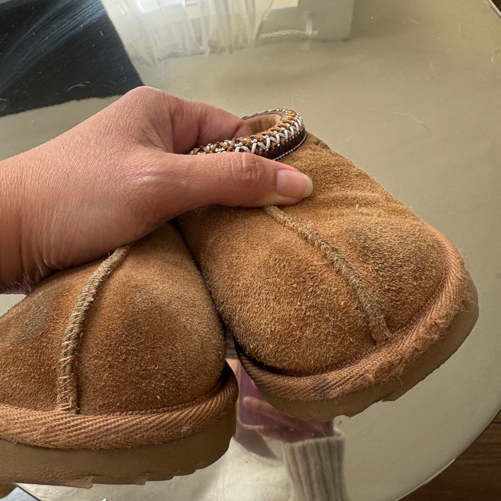 UGG Tasman Kids Slipper in Chestnut Size 10 toddler - Picture 8 of 8